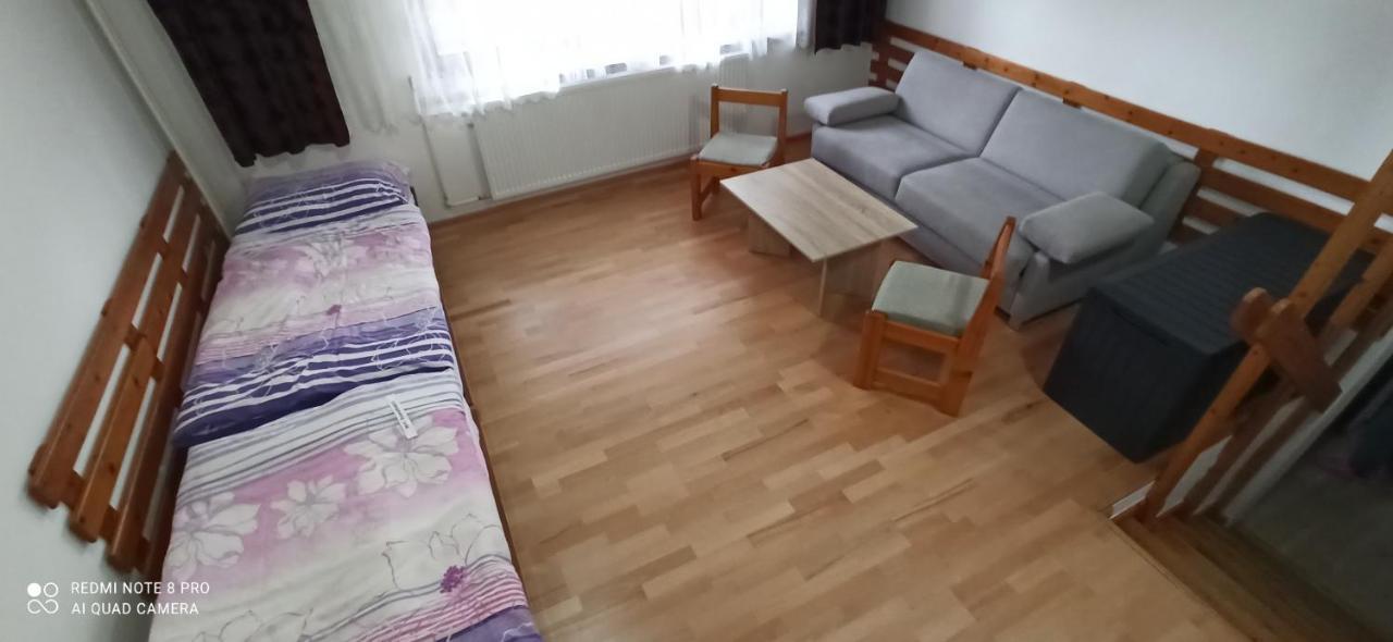 Privat L&L Apartment Nova Lesna Exterior photo